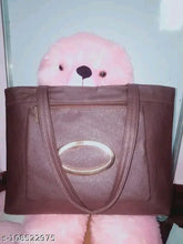 WOMAN SELLING BAG AND ONE TADDY FREE TRANDING STYLISH BAG @theflipzon.com